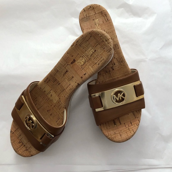 Size 8 Michael Kors Warren Platform Cork Wedge Retro From Macys Gold Logo - Picture 2 of 9